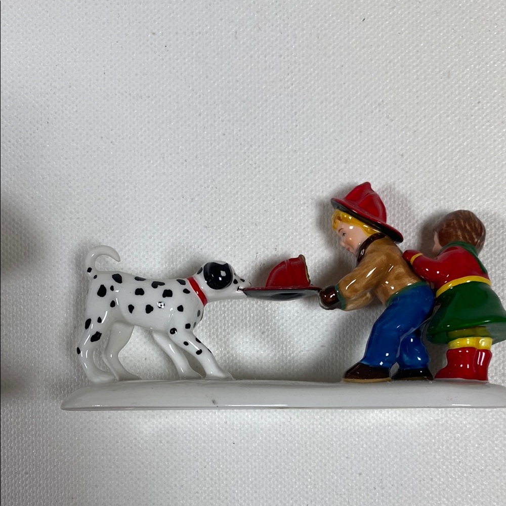 Dept. 56 Snow Village Accessory, "Fun at the Firehouse." Set of 2 figures - Picture 11 of 15